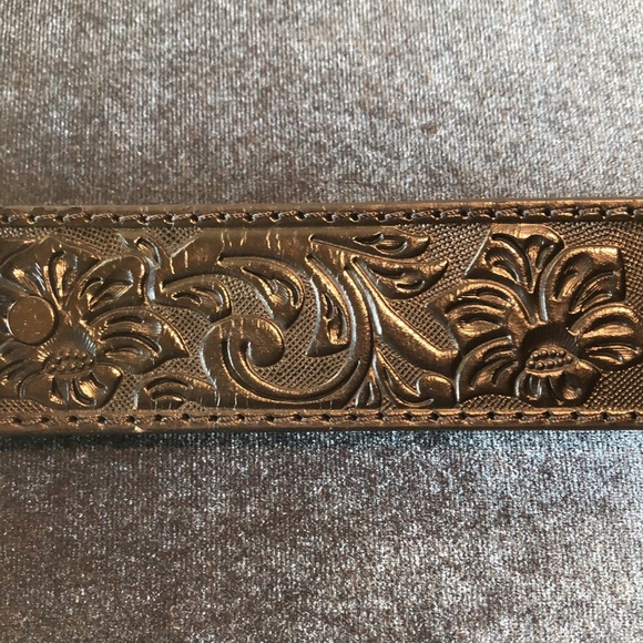 NWOT JUSTINS leather belt embossed tooled leather steelhead buckle 34 - Picture 4 of 8